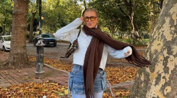 Een influencer draagt een kolletje.