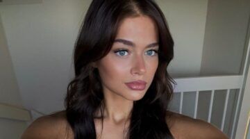 Stefania maakt een selfie.