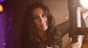 Zangeres Cher in de film Burlesque.