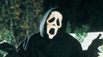 Man met scream masker