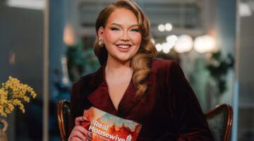 Nikkie de Jager presenteert de reünie van The Real Housewives of Amsterdam.