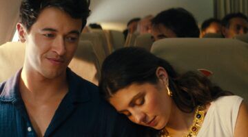 Alex en Poppy uit de film People We Meet on Vacation.