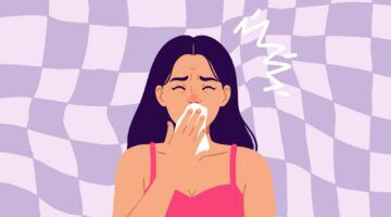 Illustratie van vrouw die niest in een zakdoek.