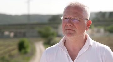 Edwin in B&B Vol Liefde is betrapt op een leugen.