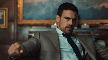 Theo James in The Gentlemen seizoen 2.