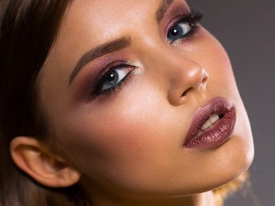 Illustratie voor: Christmas on fleek! Dit zijn de kerst make-up trends van 2020