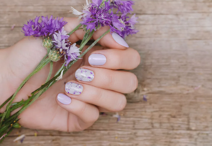 Illustratie voor: Nail art inspiratie: dit zijn de 5 Instagram accounts waar wij graag kijken