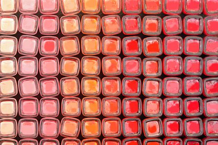 Illustratie voor: Deze nagellakkleuren gaan we overal zien deze zomer