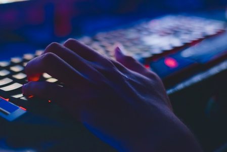 Illustratie voor: In dit onderzoeksprogramma krijg je een kijkje in de wereld van cybercriminelen