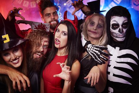 Illustratie voor: Zo organiseer je een Halloween party als de meiden uit Mean Girls