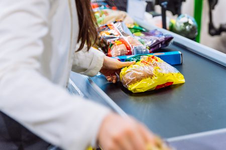 Illustratie voor: Dit zijn de meest vervelende soorten klanten in de supermarkt
