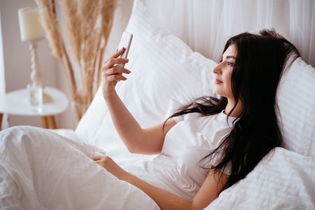 Illustratie voor: Dit zijn de 5 apps om te videobellen met je vriendinnen of familie