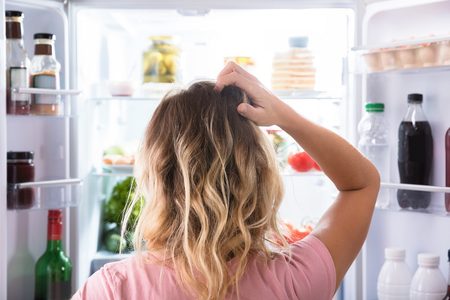 Illustratie voor: Deze producten kun je het beste eten als je honger hebt voor het slapen gaan