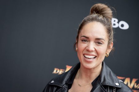 Illustratie voor: Deze 8 celebs verwachten een kindje in 2021
