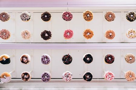 Illustratie voor: Zo maak je de lekkerste donuts thuis