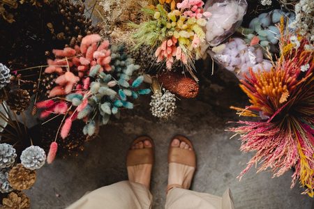 Illustratie voor: Dit zijn de leukste sandalen voor de zomer (en je shopt ze met korting)