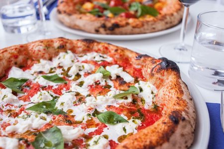 Illustratie voor: Amsterdamse pizzeria nNea organiseert pizza-meditatie sessie