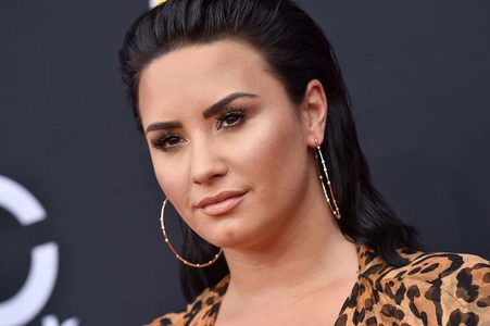 Illustratie voor: Uh oh: Demi Lovato heeft een compleet nieuwe look en het staat haar mega goed
