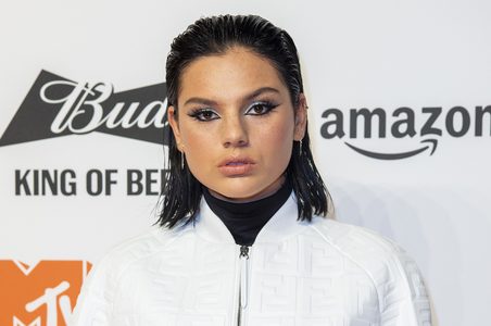 Illustratie voor: Famke Louise beschuldigt The Pussycat Dolls van plagiaat