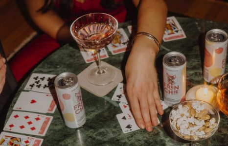Illustratie voor: Gezellig een avondje met je vriendinnen naar het casino? Dit is de dresscode!