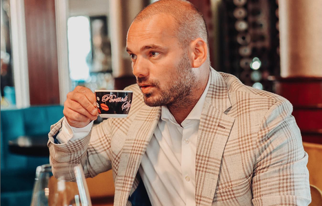 Illustratie voor: OMG: Wesley Sneijder gaat met de vriendin van Sarah van Soelen