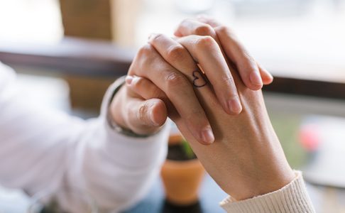 Illustratie voor: Tattoo friendship: dit zijn de 11 mooiste tattoos om samen met je bestie te zetten