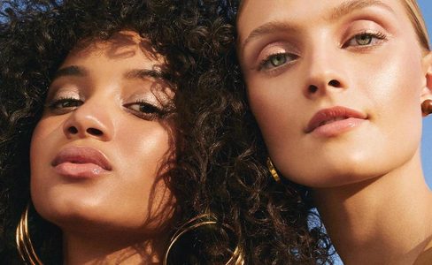 Illustratie voor: Met deze 10 fijne bronzers fake jij die sunkissed glow als de beste