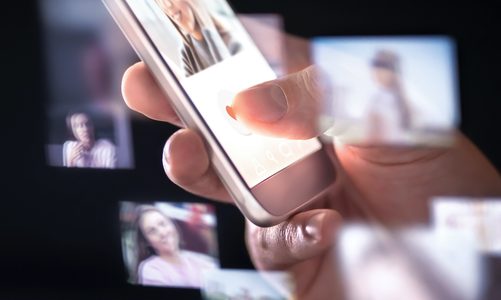 Illustratie voor: Zoeken naar liefde? Dit waren populaire datingapps in 2020