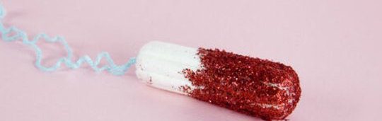 6 klachten tijdens je menstruatie die niet per se &lsquo;normaal&rsquo; zijn