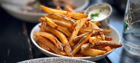 Illustratie voor: Is de airfryer nou écht gezonder dan de frituurpan?