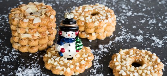 Illustratie voor: Dit is het perfecte recept om kerstkransjes te maken