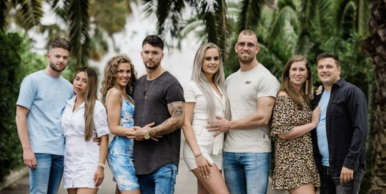 Illustratie voor: Rumour has it dat er wéér een Temptation Island-koppel eerder naar huis gestuurd wordt