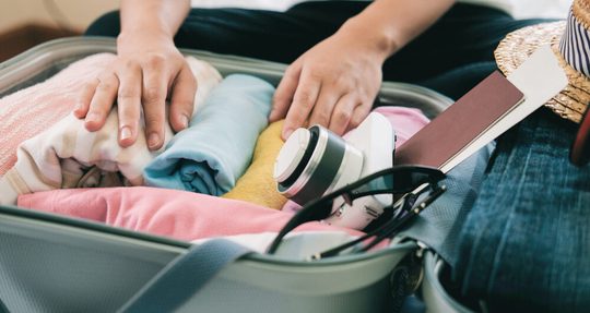 Illustratie voor: Met deze handige inpak tips past alles in je handbagage