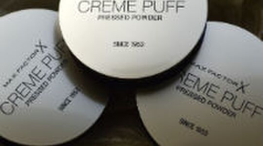 Illustratie voor: Max Factor Crème Puff pressed powder