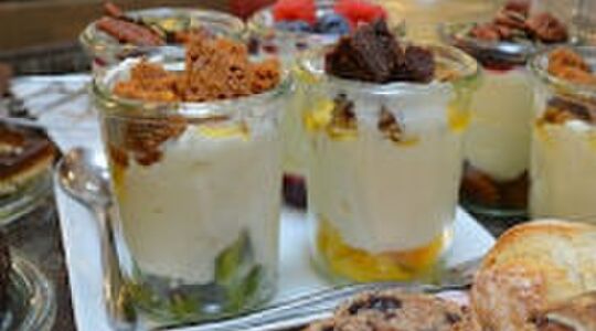Illustratie voor: Win: High Tea voor 4 vriendinnen bij Yoghurt Barn
