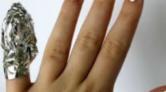 Illustratie voor: How to glitternagellak verwijderen