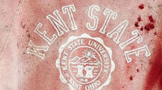 Illustratie voor: Shocking: Urban Outfitters verkoopt trui met bloedspetters