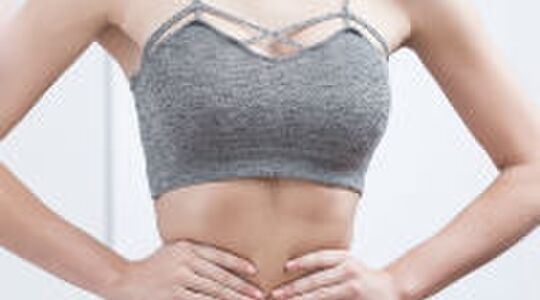 Illustratie voor: Voormalig graatmager model at 500 calorieën per dag, maar is nu plussize model