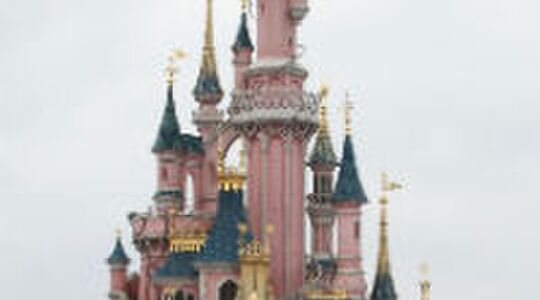 Illustratie voor: Alarm! Disneyland Parijs komt met een festival en tickets zijn NU te koop
