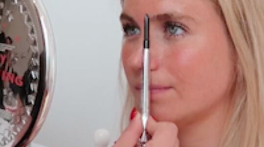 Illustratie voor: Perfecte wenkbrauwen in 6 stappen