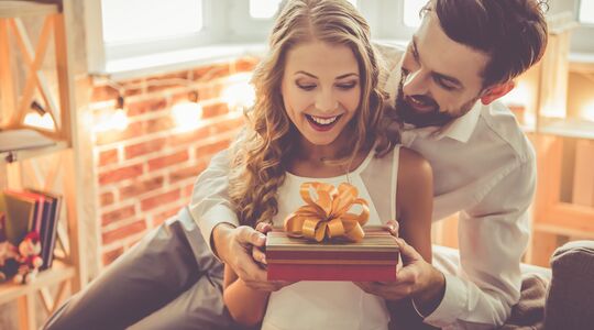 Illustratie voor: 11 leukste cadeaus voor je lover waar je zelf ook profijt van heb