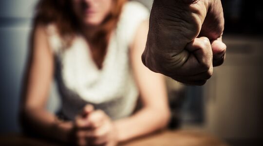 Illustratie voor: Heftig verhaal: ‘Ik werd mishandeld en misbruikt door mijn vriendje’