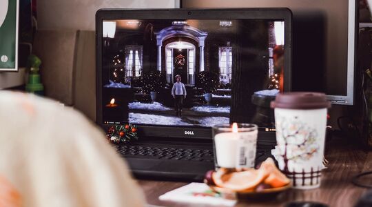 Illustratie voor: Kevin uit Home Alone keert terug en gaat viral