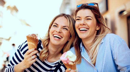 Illustratie voor: 10 originele dingen om te doen met je zusje (tijdens een hittegolf)