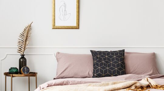 Illustratie voor: Deze gouden accessoires maken jouw kamer chique in een handomdraai