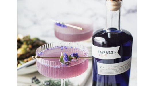 lila-cocktail-met-gin