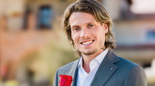 Illustratie voor: Tony Junior dropt nog meer beelden van De Bachelor