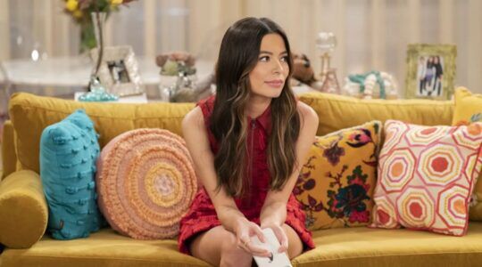 Carly in de reboot van iCarly.