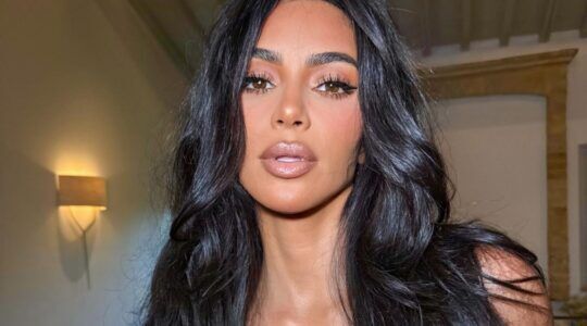 Selfie van Kim Kardashian, de oprichter van Skims.