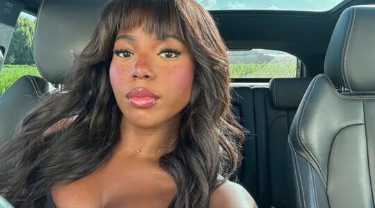 Selfie van Garbi Denteh in de auto.